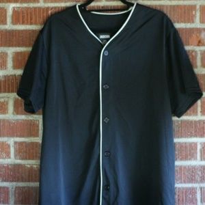 JACKSON URBAN OUTFITTERS - BASEBALL JERSEY BUTTON
